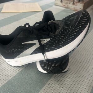Hyperion Tempo Brooks Running Shoe, Womens 11